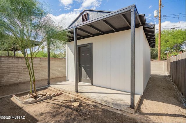 802 N Jefferson Avenue, Tucson, AZ 85711