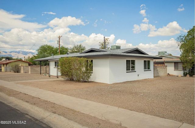 802 N Jefferson Avenue, Tucson, AZ 85711