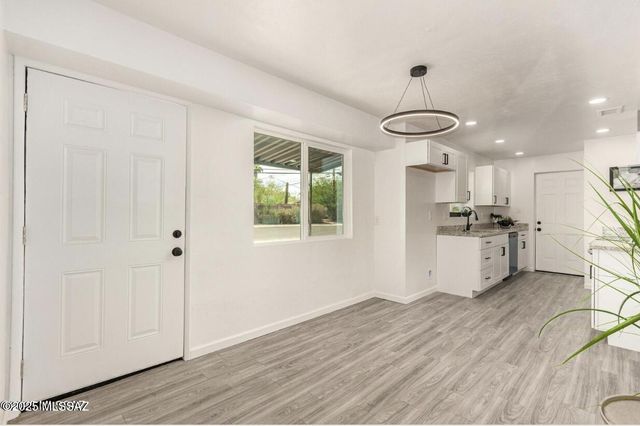 802 N Jefferson Avenue, Tucson, AZ 85711