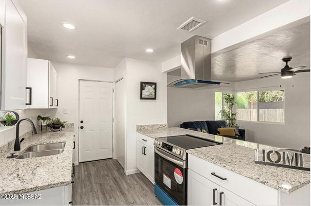 802 N Jefferson Avenue, Tucson, AZ 85711