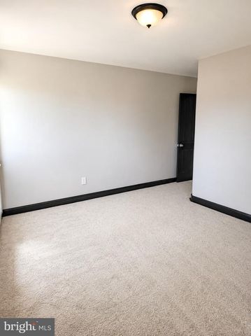4881 TOWNE PARK RD, Suitland, MD 20746