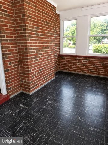 4881 TOWNE PARK RD, Suitland, MD 20746