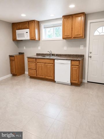 4881 TOWNE PARK RD, Suitland, MD 20746