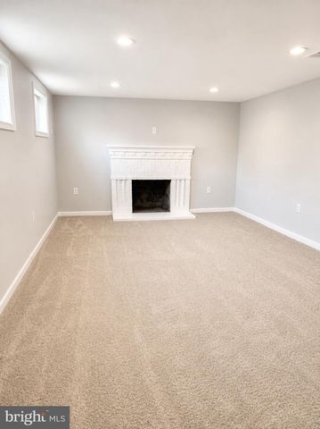 4881 TOWNE PARK RD, Suitland, MD 20746