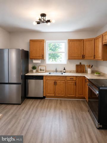 4881 TOWNE PARK RD, Suitland, MD 20746