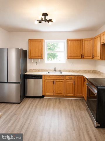 4881 TOWNE PARK RD, Suitland, MD 20746
