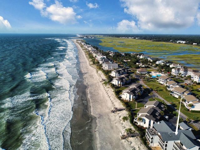 647 Norris Dr., Pawleys Island, SC 29585