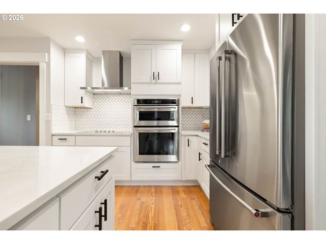 2461 WARWICK St, West Linn, OR 97068