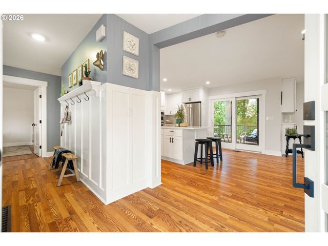 2461 WARWICK St, West Linn, OR 97068