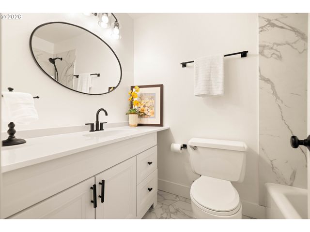 2461 WARWICK St, West Linn, OR 97068