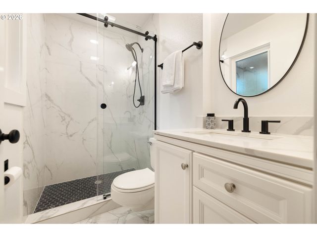 2461 WARWICK St, West Linn, OR 97068