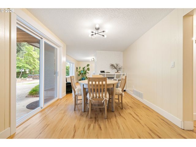 2461 WARWICK St, West Linn, OR 97068