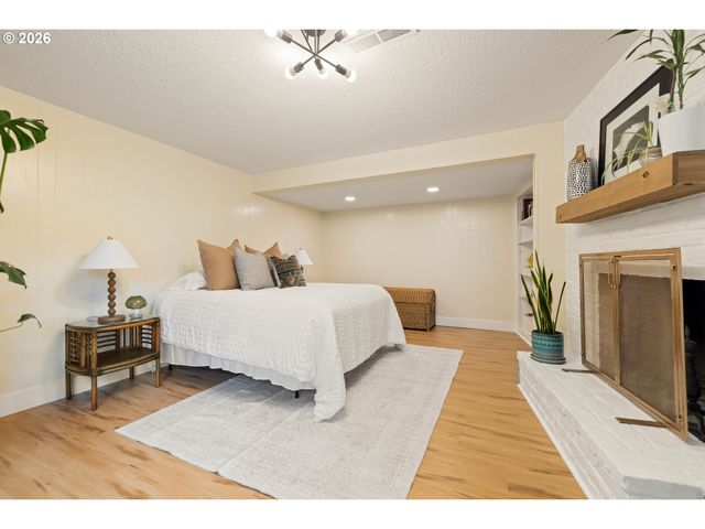 2461 WARWICK St, West Linn, OR 97068