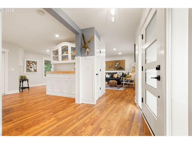 2461 WARWICK St, West Linn, OR 97068