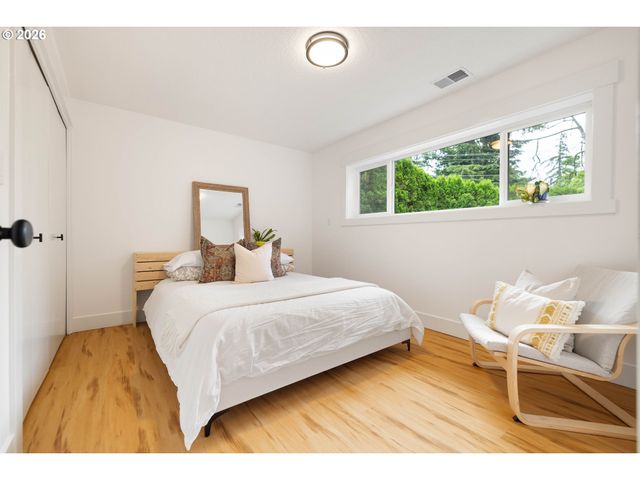 2461 WARWICK St, West Linn, OR 97068