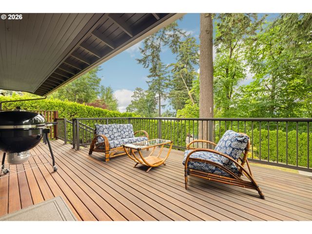 2461 WARWICK St, West Linn, OR 97068