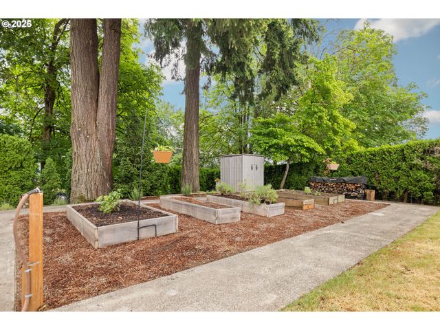 2461 WARWICK St, West Linn, OR 97068