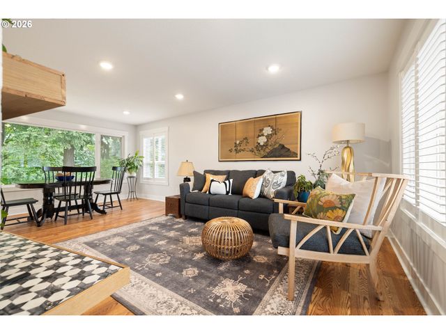 2461 WARWICK St, West Linn, OR 97068
