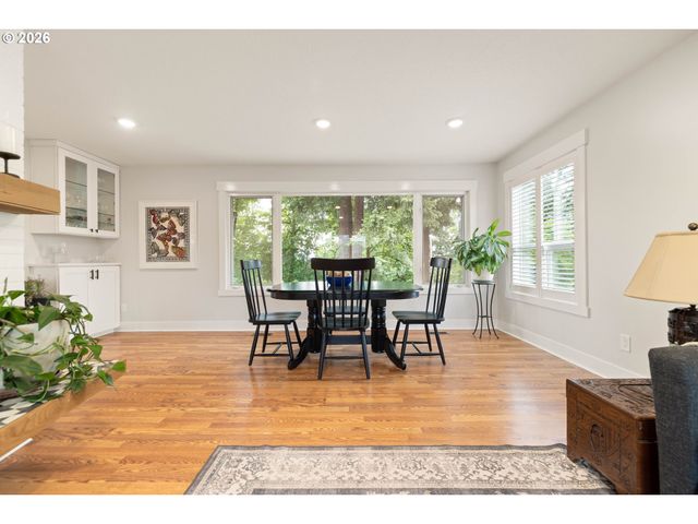 2461 WARWICK St, West Linn, OR 97068