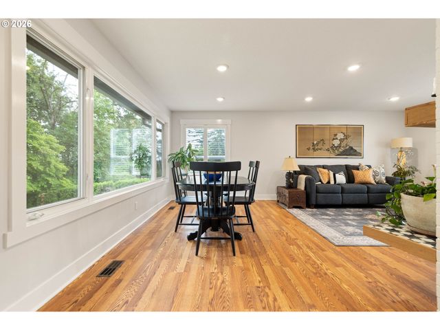 2461 WARWICK St, West Linn, OR 97068