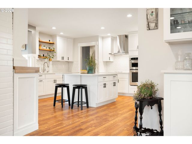 2461 WARWICK St, West Linn, OR 97068
