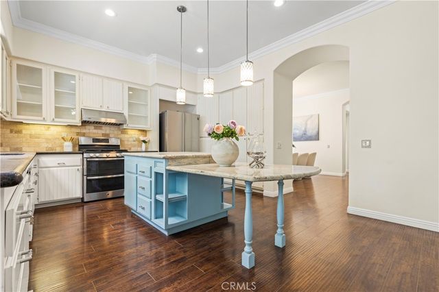 82 Winslow Lane, Irvine, CA 92620