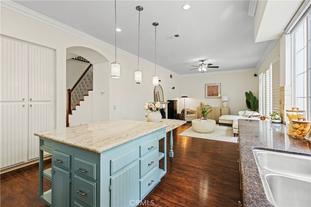 82 Winslow Lane, Irvine, CA 92620