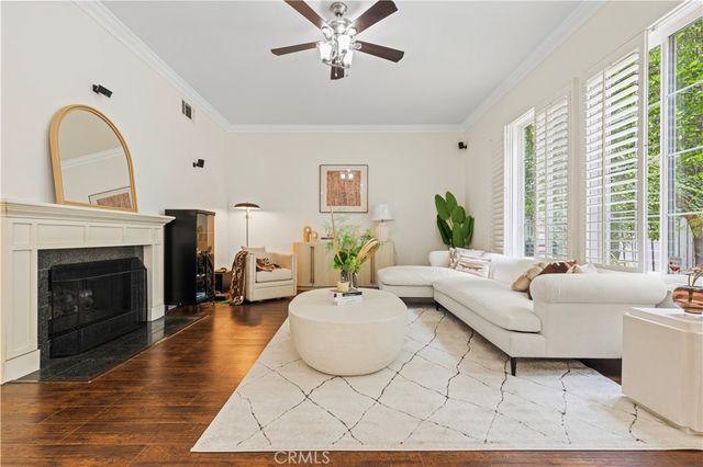 82 Winslow Lane, Irvine, CA 92620
