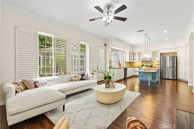 82 Winslow Lane, Irvine, CA 92620