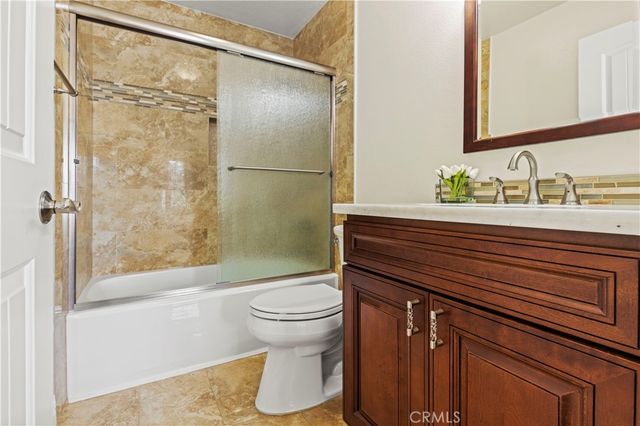 82 Winslow Lane, Irvine, CA 92620