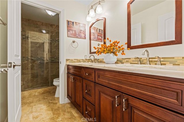 82 Winslow Lane, Irvine, CA 92620