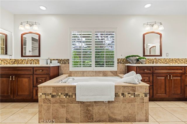 82 Winslow Lane, Irvine, CA 92620