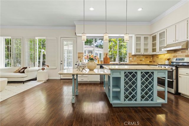 82 Winslow Lane, Irvine, CA 92620