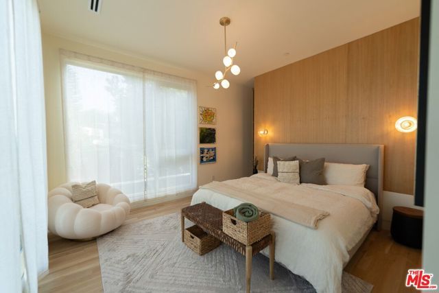 1264 Hyperion Avenue, Los Angeles, CA 90029