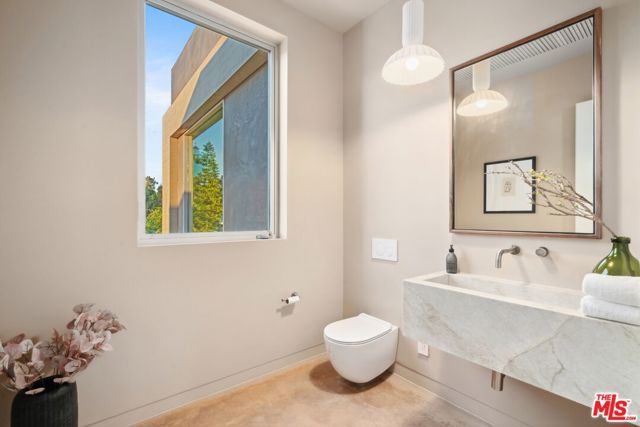 1264 Hyperion Avenue, Los Angeles, CA 90029