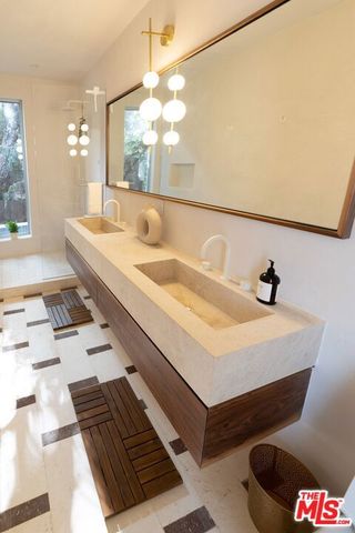 1264 Hyperion Avenue, Los Angeles, CA 90029