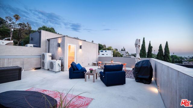 1264 Hyperion Avenue, Los Angeles, CA 90029