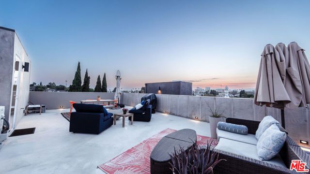 1264 Hyperion Avenue, Los Angeles, CA 90029