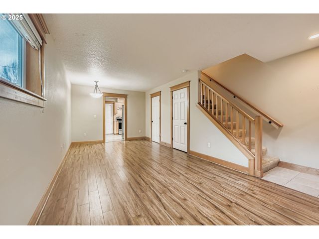 2507 E Burnside St, Portland, OR 97214