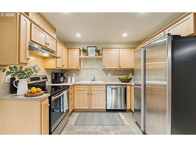 2507 E Burnside St, Portland, OR 97214