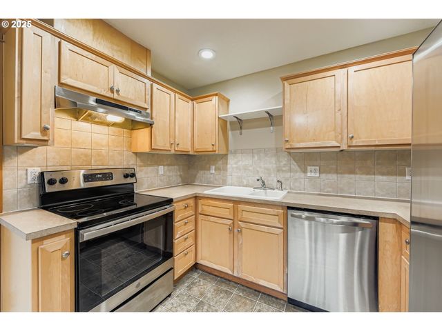 2507 E Burnside St, Portland, OR 97214