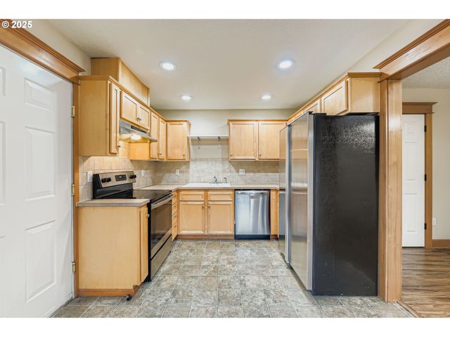 2507 E Burnside St, Portland, OR 97214