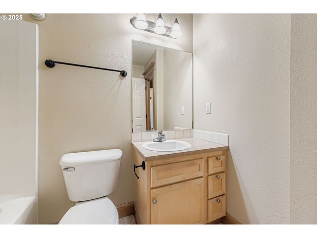 2507 E Burnside St, Portland, OR 97214