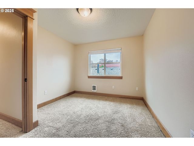 2507 E Burnside St, Portland, OR 97214