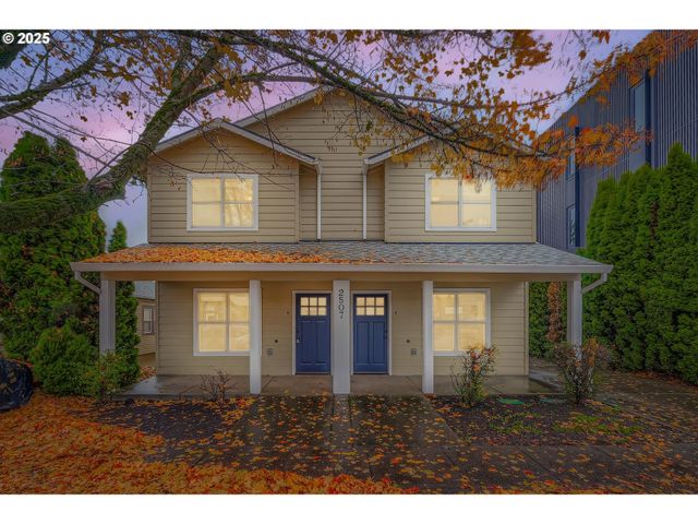 2507 E Burnside St, Portland, OR 97214