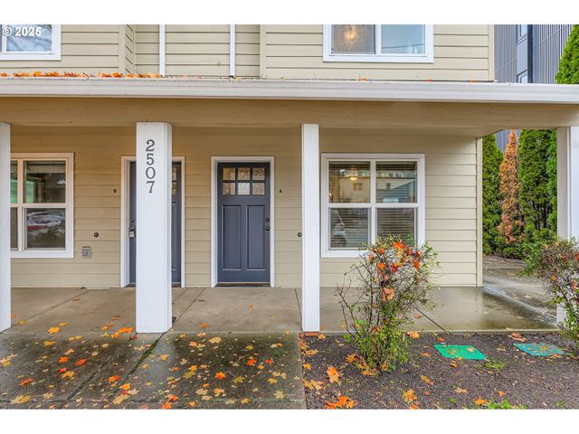 2507 E Burnside St, Portland, OR 97214