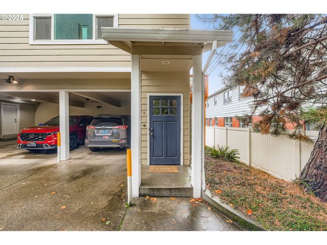 2507 E Burnside St, Portland, OR 97214
