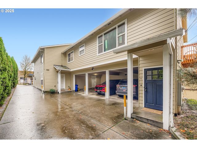 2507 E Burnside St, Portland, OR 97214