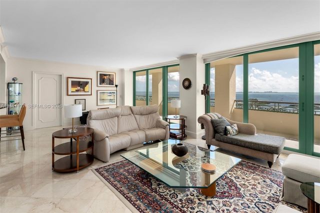 3400 SW 27th Ave 1902, Miami, FL 33133