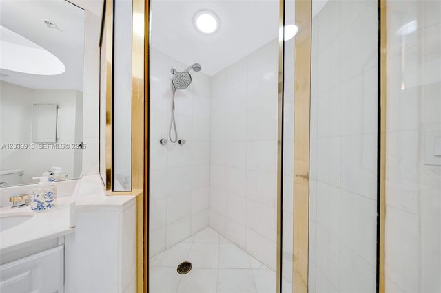 6301 Collins Avenue 1708, Miami Beach, FL 33141